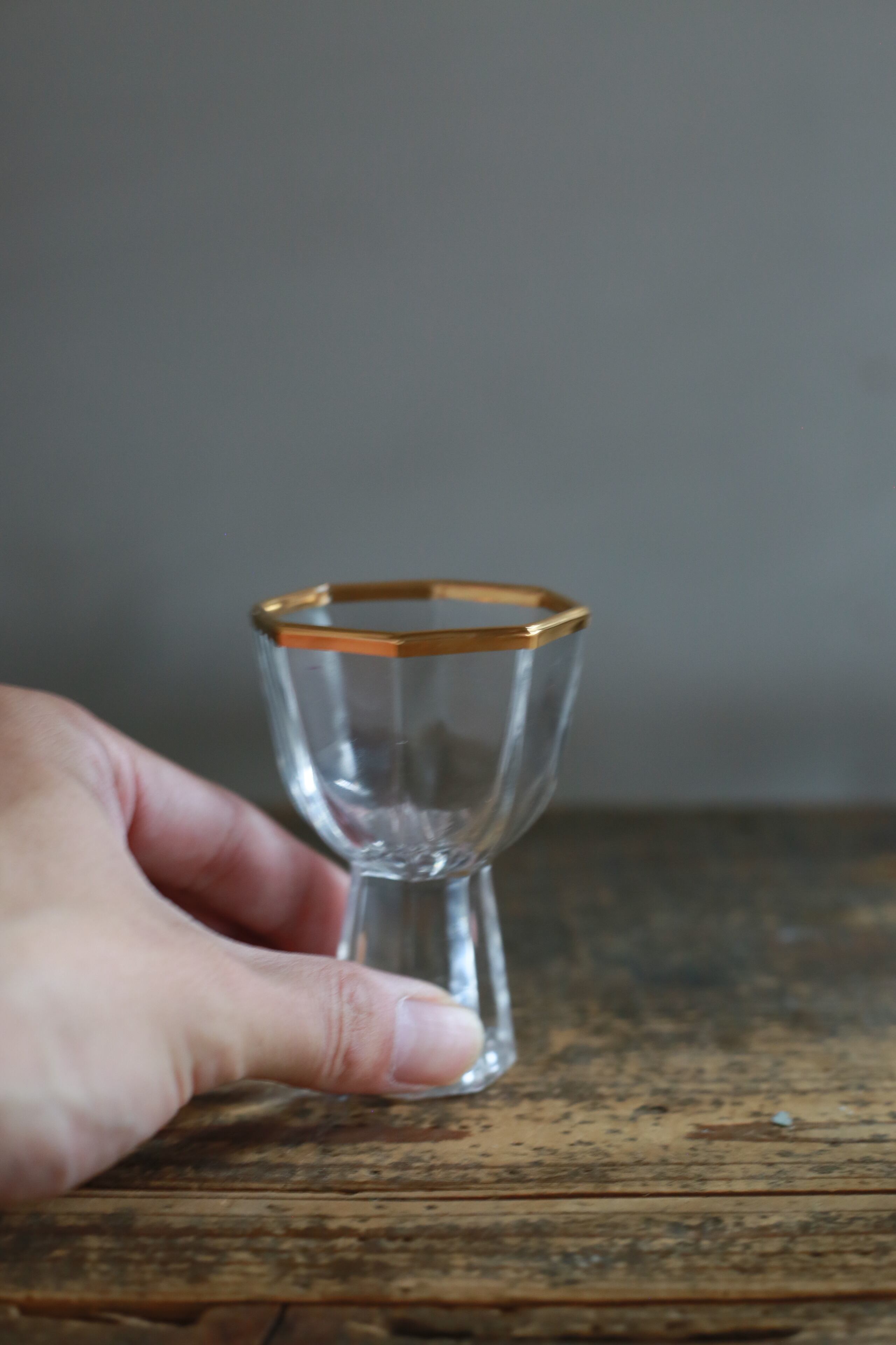 古い国産のガラス酒器