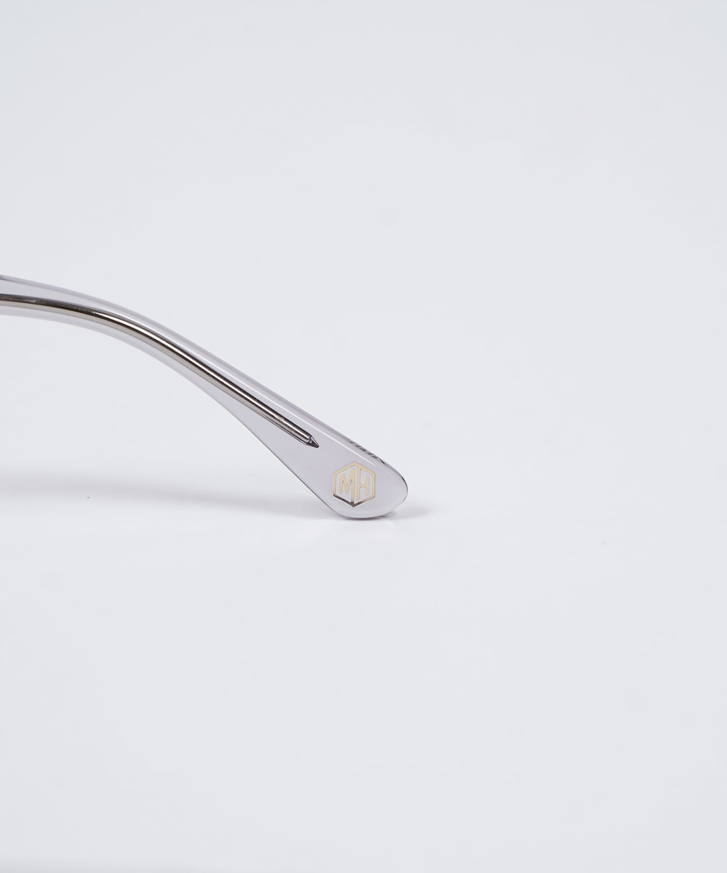 LIGHT GRAY FRAME SUNGLASSES［MHA001］ | mavehawk