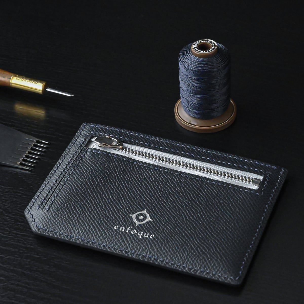 手縫い仕立てのフラグメントケース フレンチカーフレザー ネイビー&アイスグレー