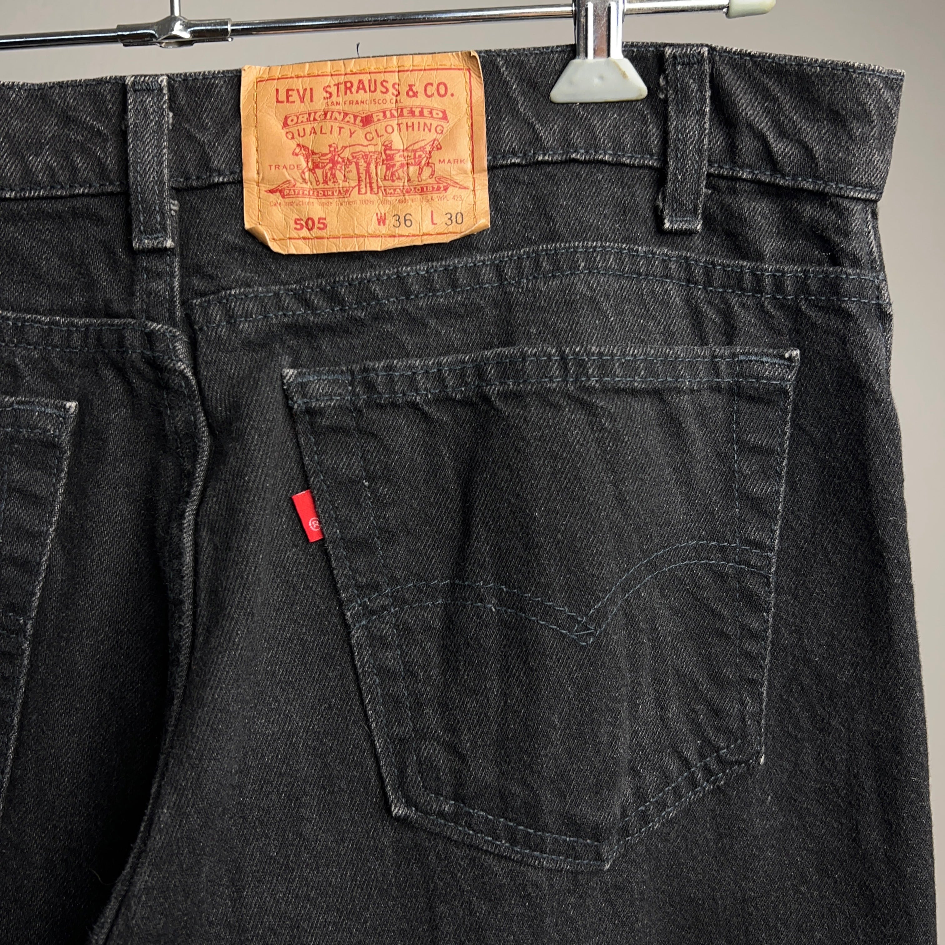 サイズ感◎ W36L30リーバイス505 後染めブラックLevi'sジーンズ