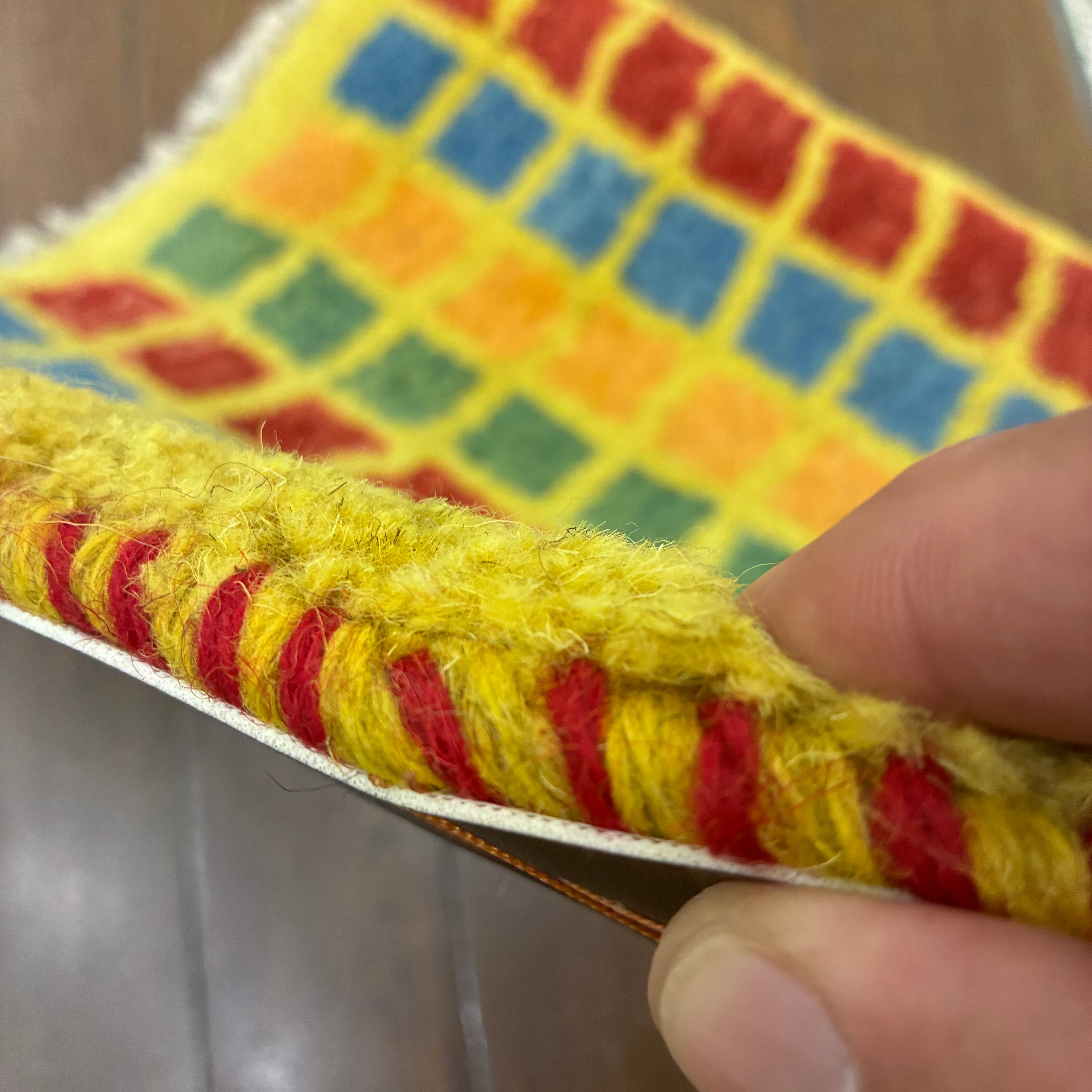 ギャッベ 座布団 本物 手織り イラン産 ペルシャ絨毯 サイズ38×39cm