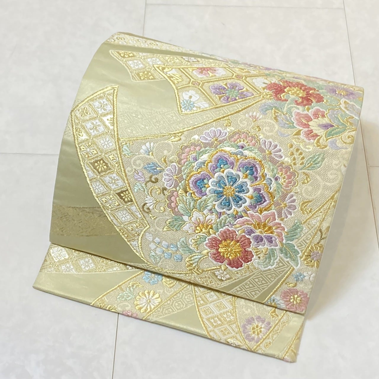 西陣織 唐織り 雪輪取り 華紋 銀通し 袋帯 正絹 花柄 白 ピンク 黄緑