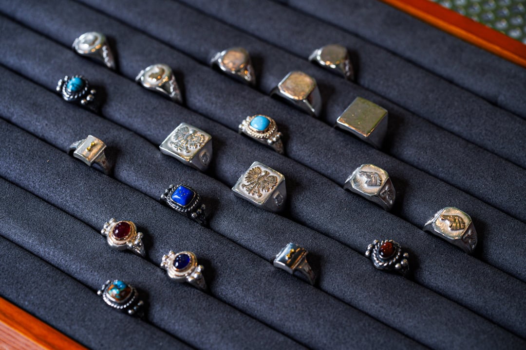 R-087 Oval signet ring olive | WAKAN SILVER SMITH online store