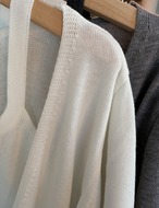 【新作5％OFF・3日間】Deep-V Cross Knit_3colors