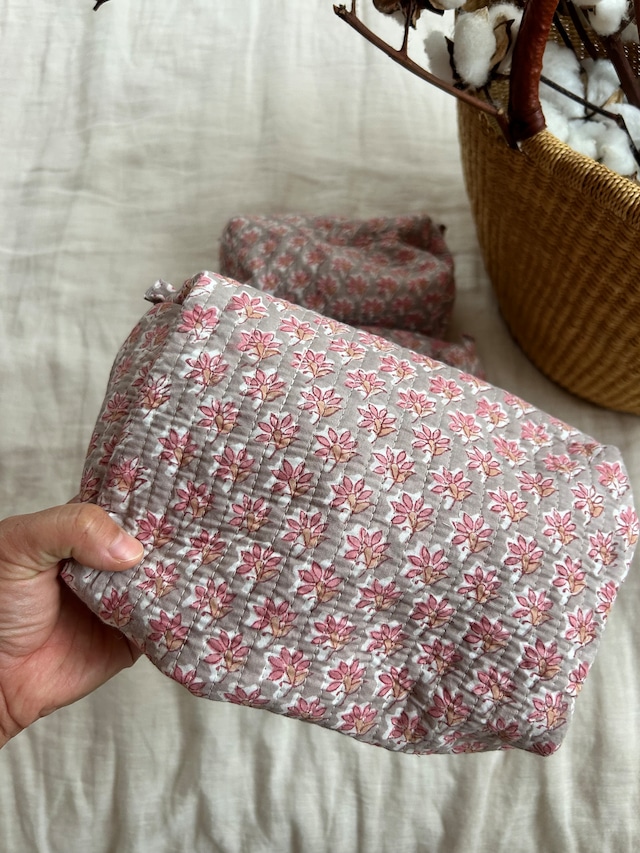 11.Gray Pink マトリョーシカポーチ　インド直輸入ブロックプリント生地