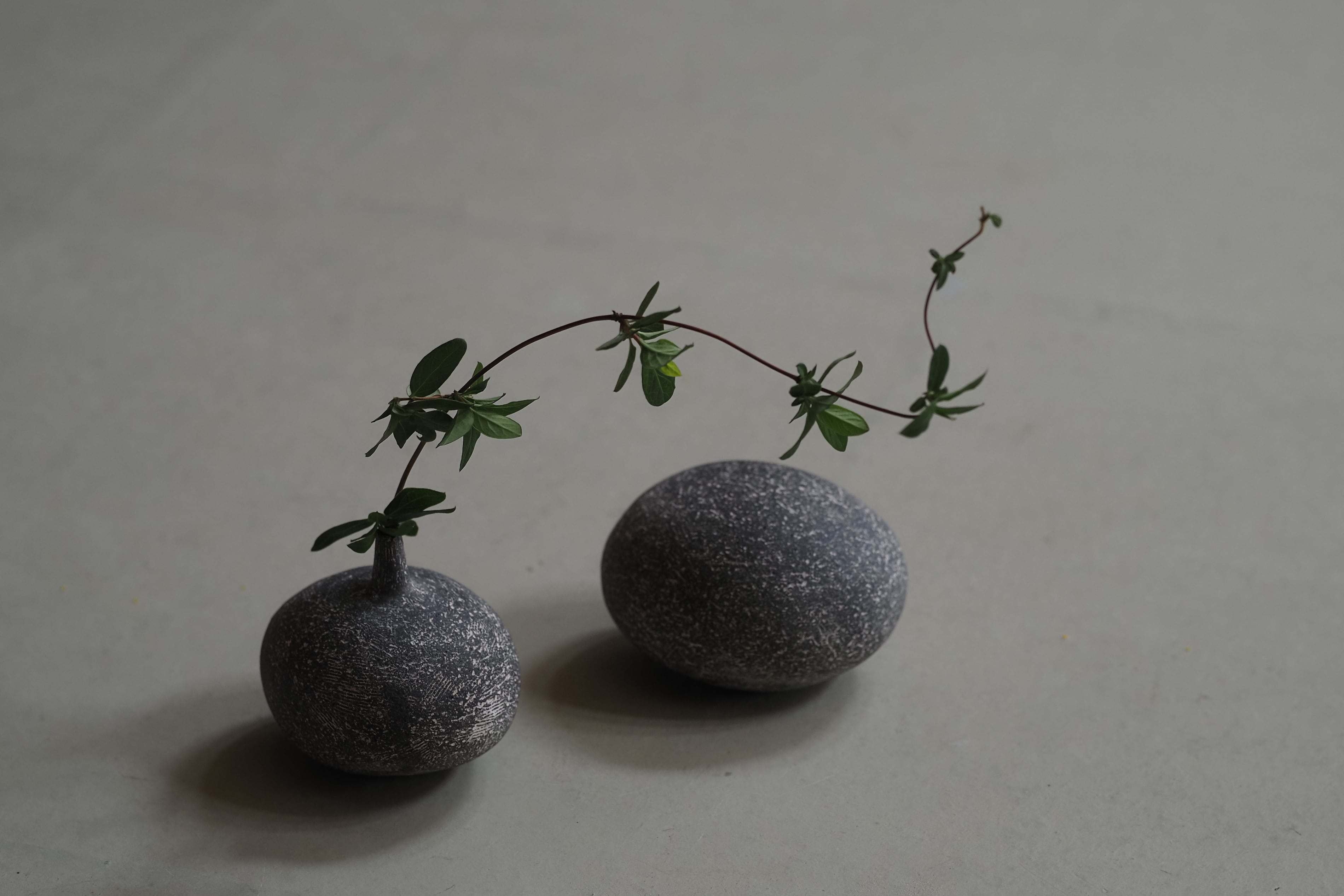 村上 躍 129.焼締積石花器 | 陶屋なづな