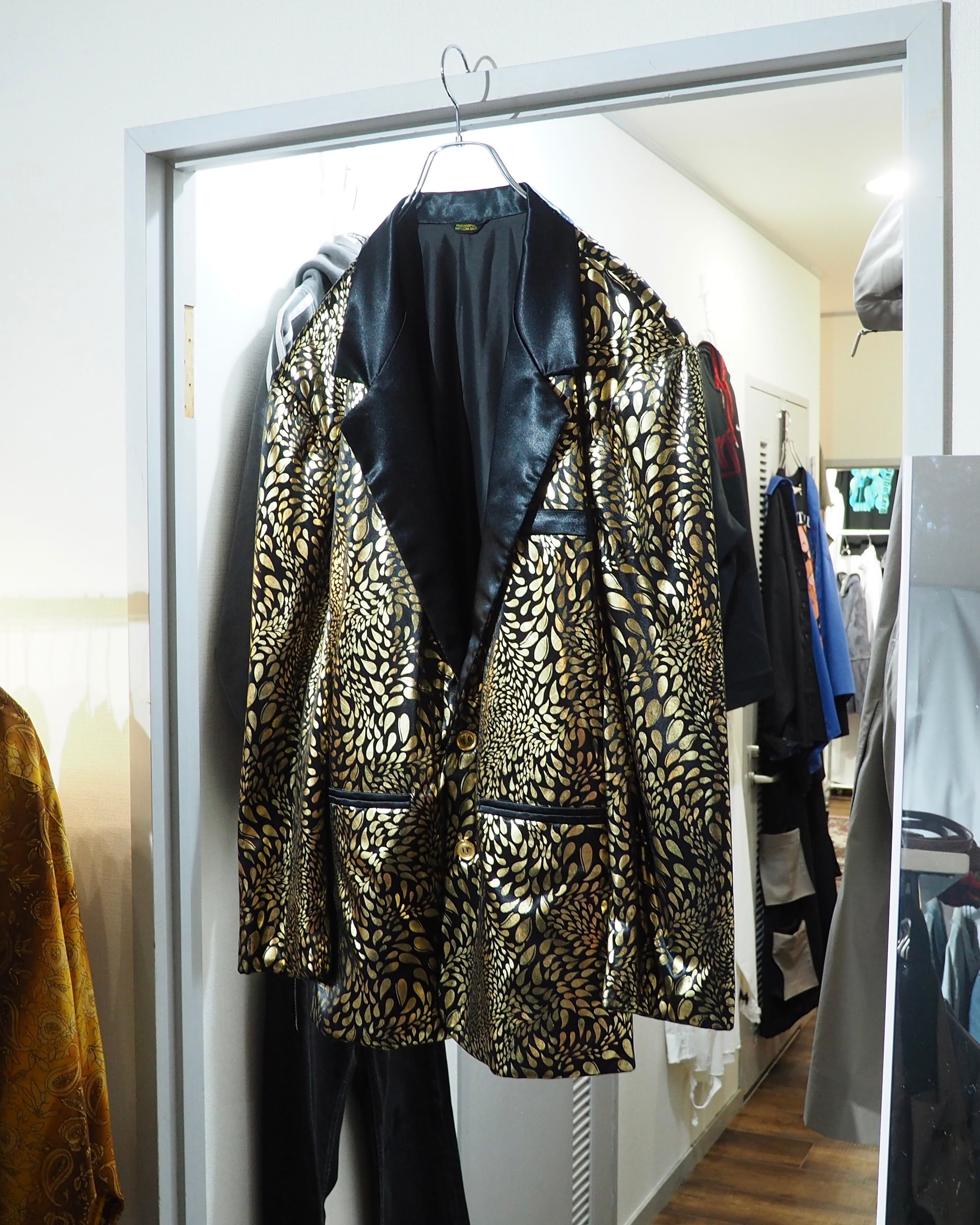 1980s ” made in USA ” Luxury gold pattern vintage loose Satin jacket