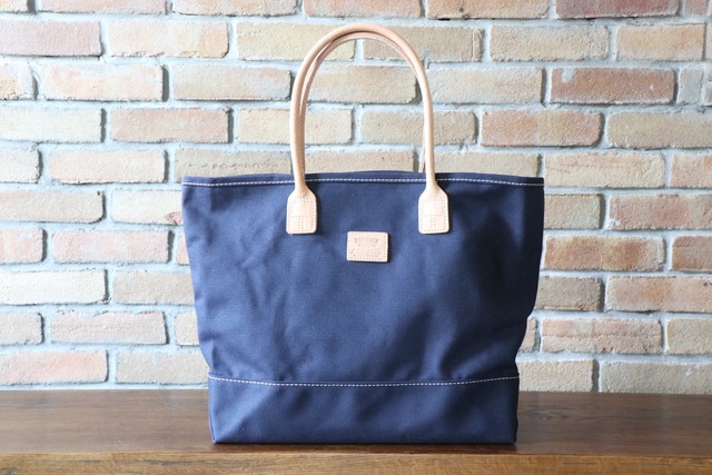 Heritage Leather Company Day Tote: Navy / Navy