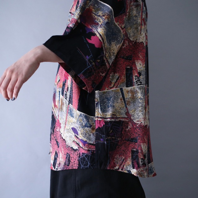 "GOOUCH" psychedelic full art pattern over silhouette h/s shirt