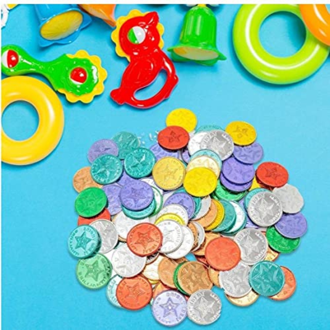 Sinyde 金貨玩具 プラスチック カラフルな 偽のお金 おもちゃの 海賊トレジャーハントゲームコイン ゲーム用 100枚入 （混色）