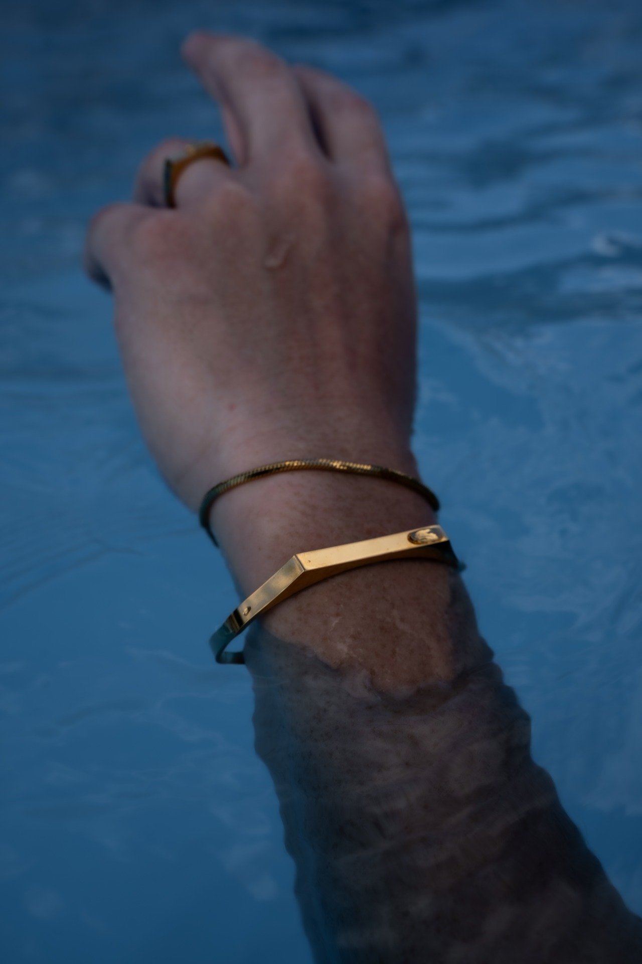 【Open luxe signet bangle】/ GOLD