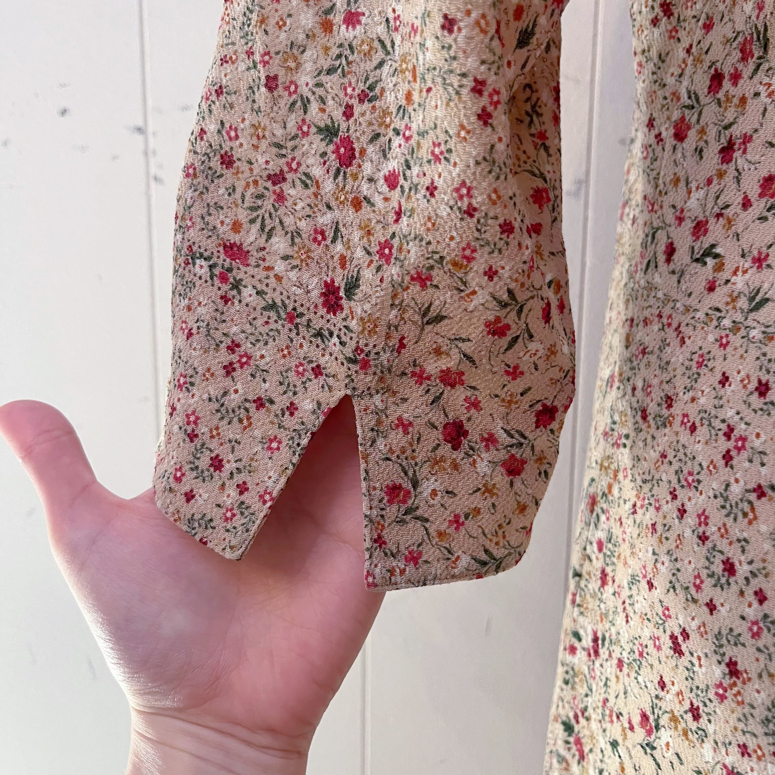 flower dot line slit cuff one-piece