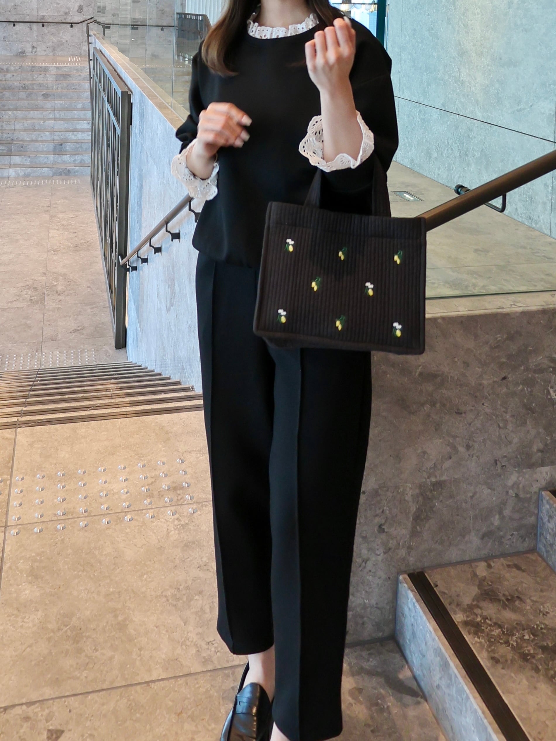 Square tote】Embroidery Small | conforobe(コンフォローブ)