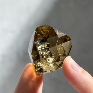 ファントム・虹◎シトリン（黄水晶） フリーフォーム34◇ Citrine ◇ 天然石・鉱物・パワーストーン