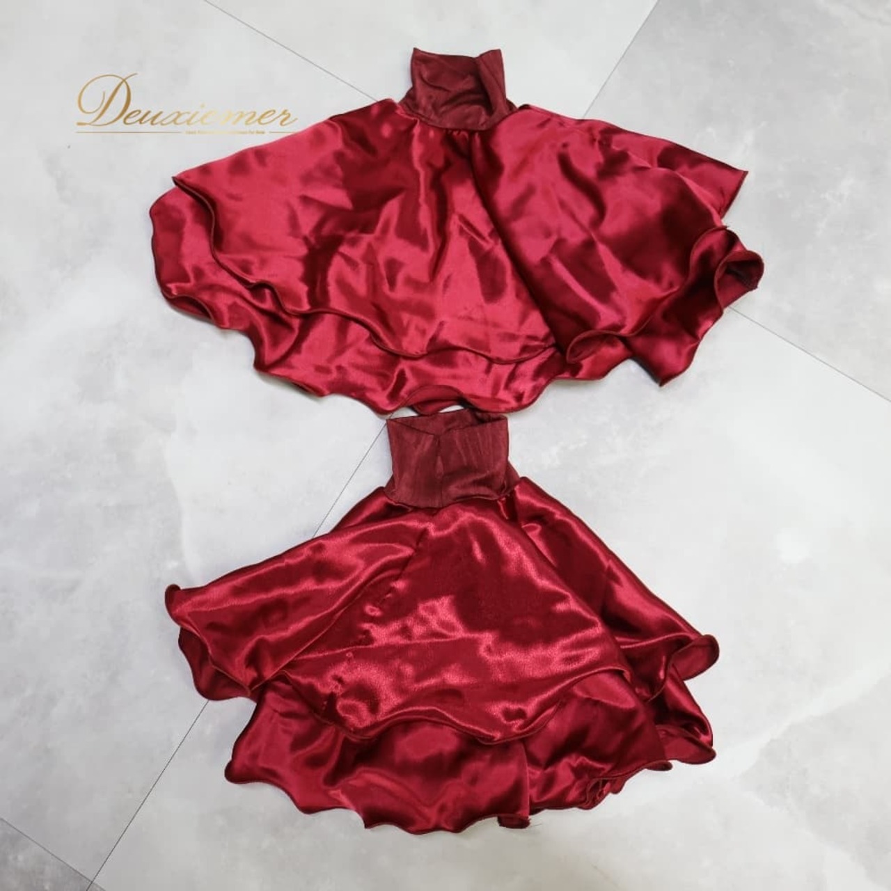 ベリーダンス オリエンタル 衣装 スカート レッド系 無地 シンプル 練習 レッスン 赤 光沢 アーム アーム飾り 腕飾り 鮮やか 上品 スリット ダンス衣装 イベント ステージ おしゃれ