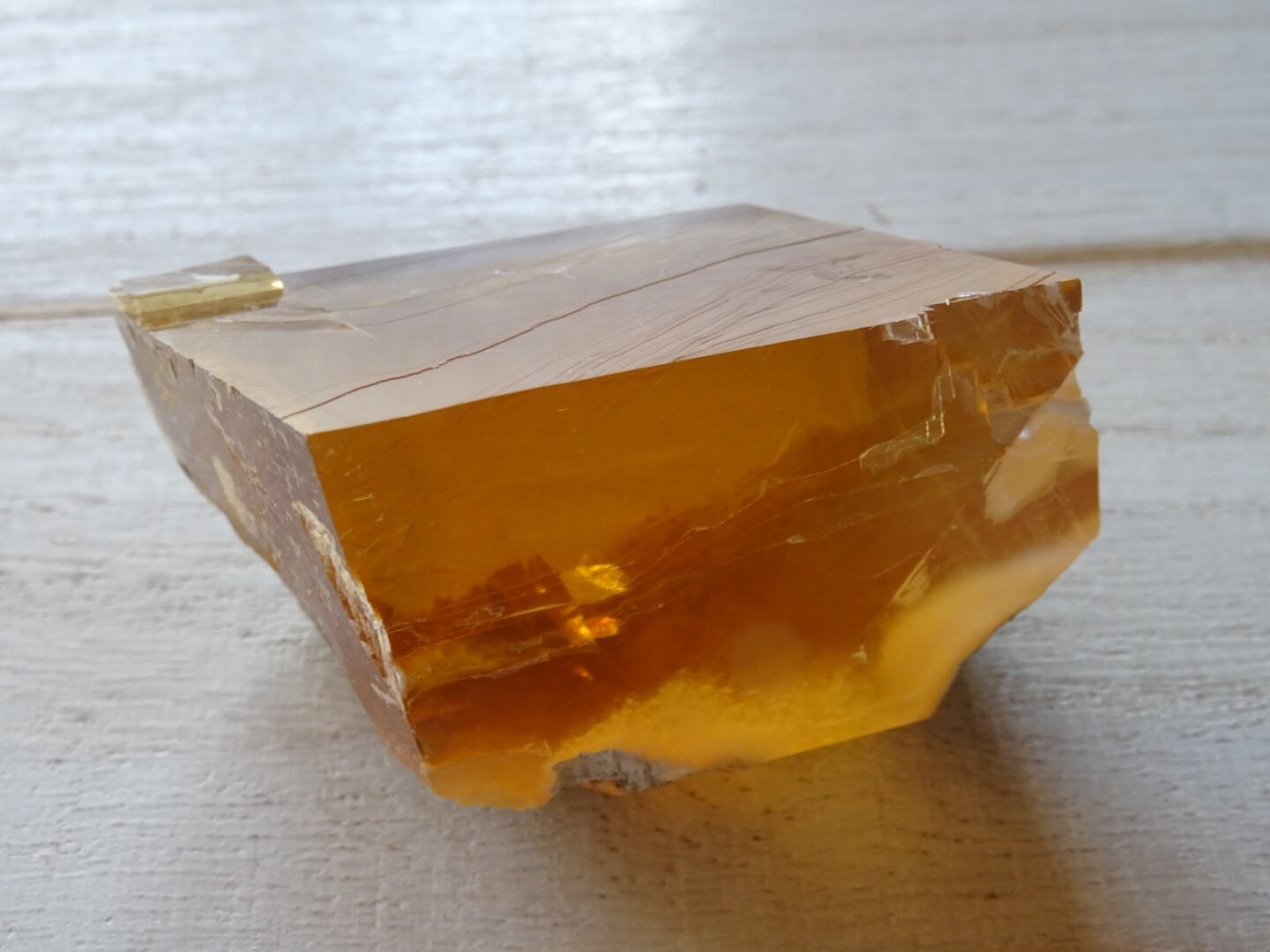 オケナイトinオプティカルカルサイト（琥珀色） | 虹石屋