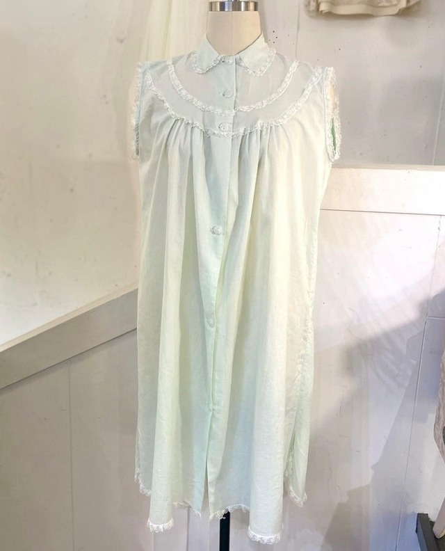 40's 50's  vintage cotton nighty dress with white lace