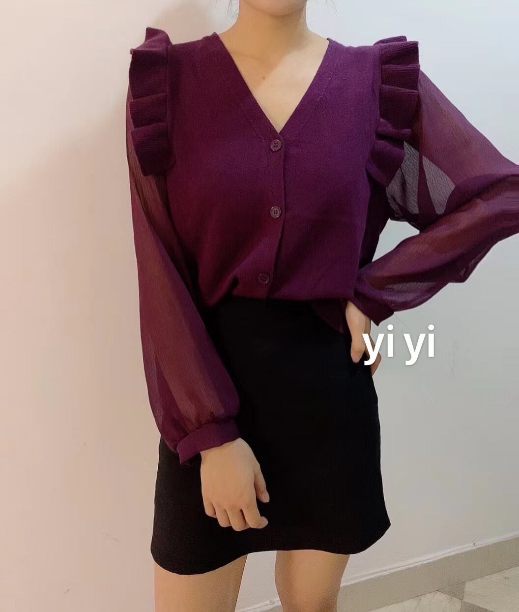 フロントフリルVネックニット