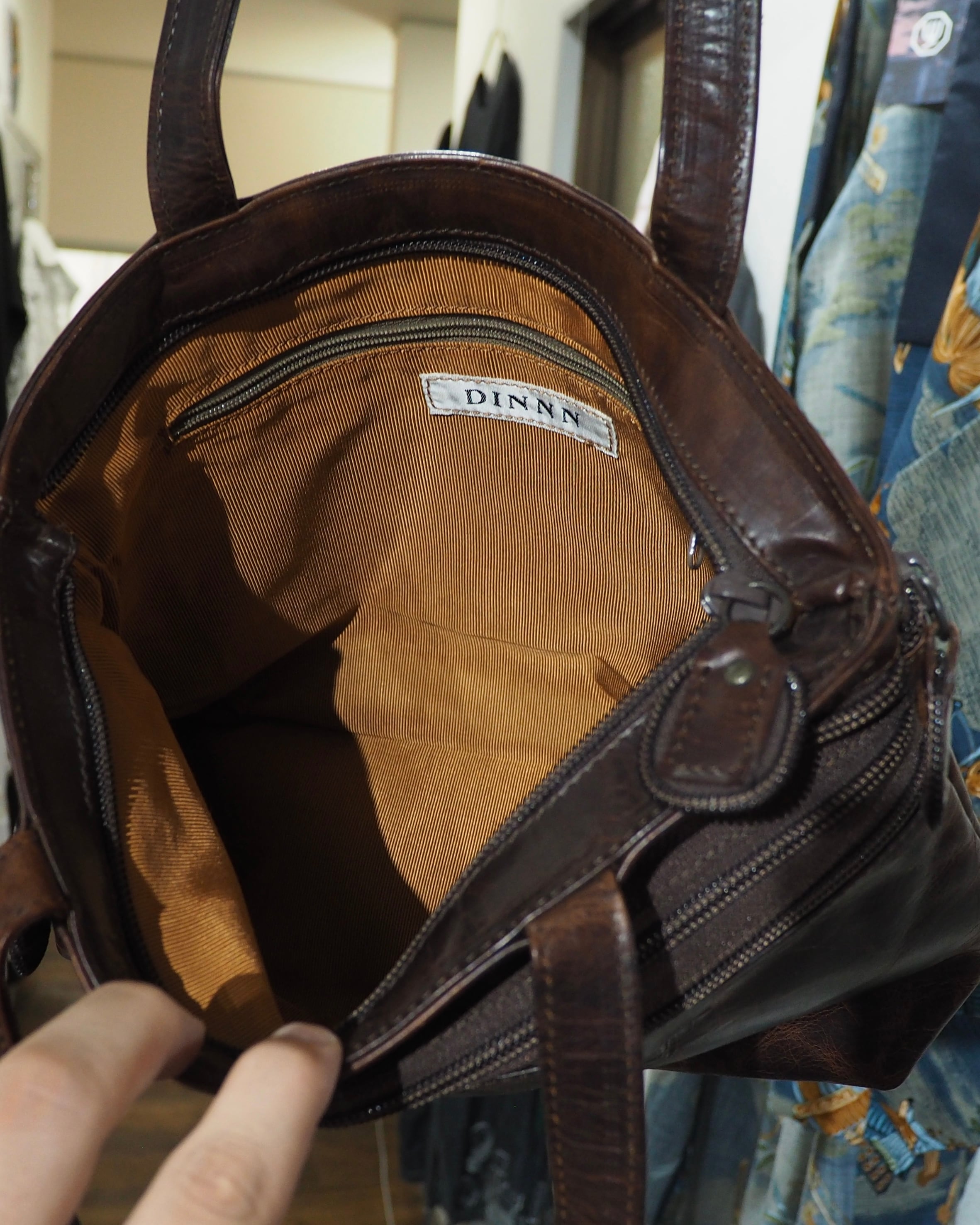 " DINNN " Three Continuing Zip Design Leather Hand Bag