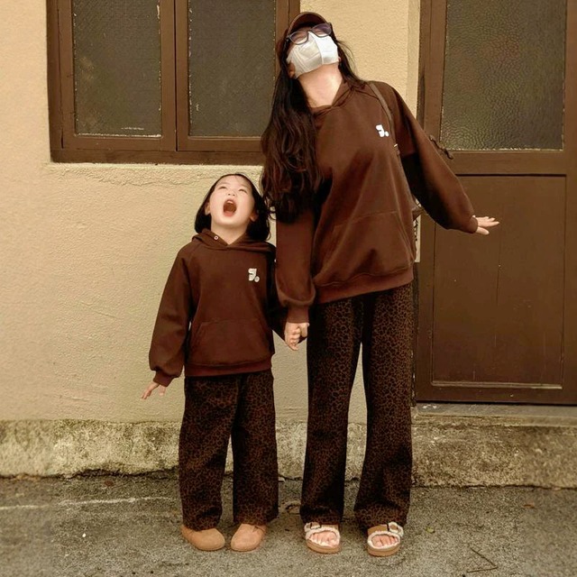 【即納】Hoodie and leopard pants set