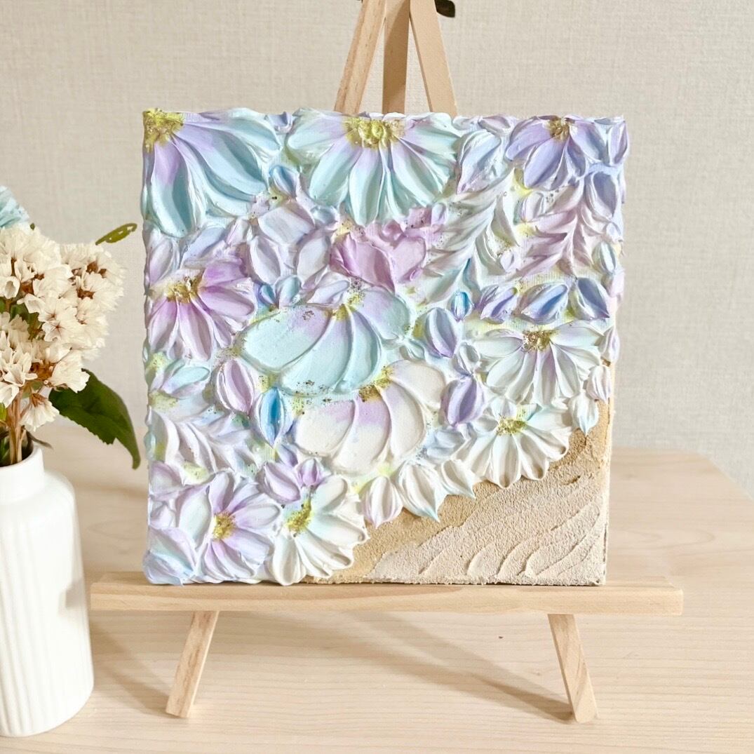 清花の月環」15㎝ 花のテクスチャーアート 三日月リース 壁掛け