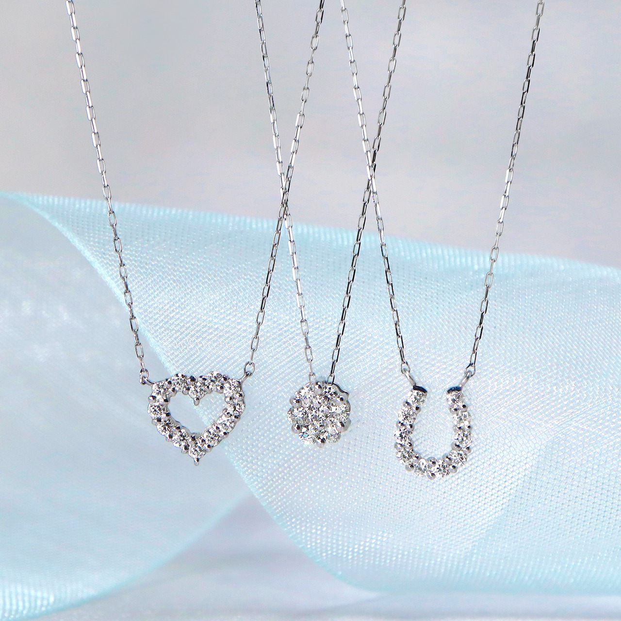 Pt900 ダイヤモンド0.1ct フラワー ネックレスorリング 選べる