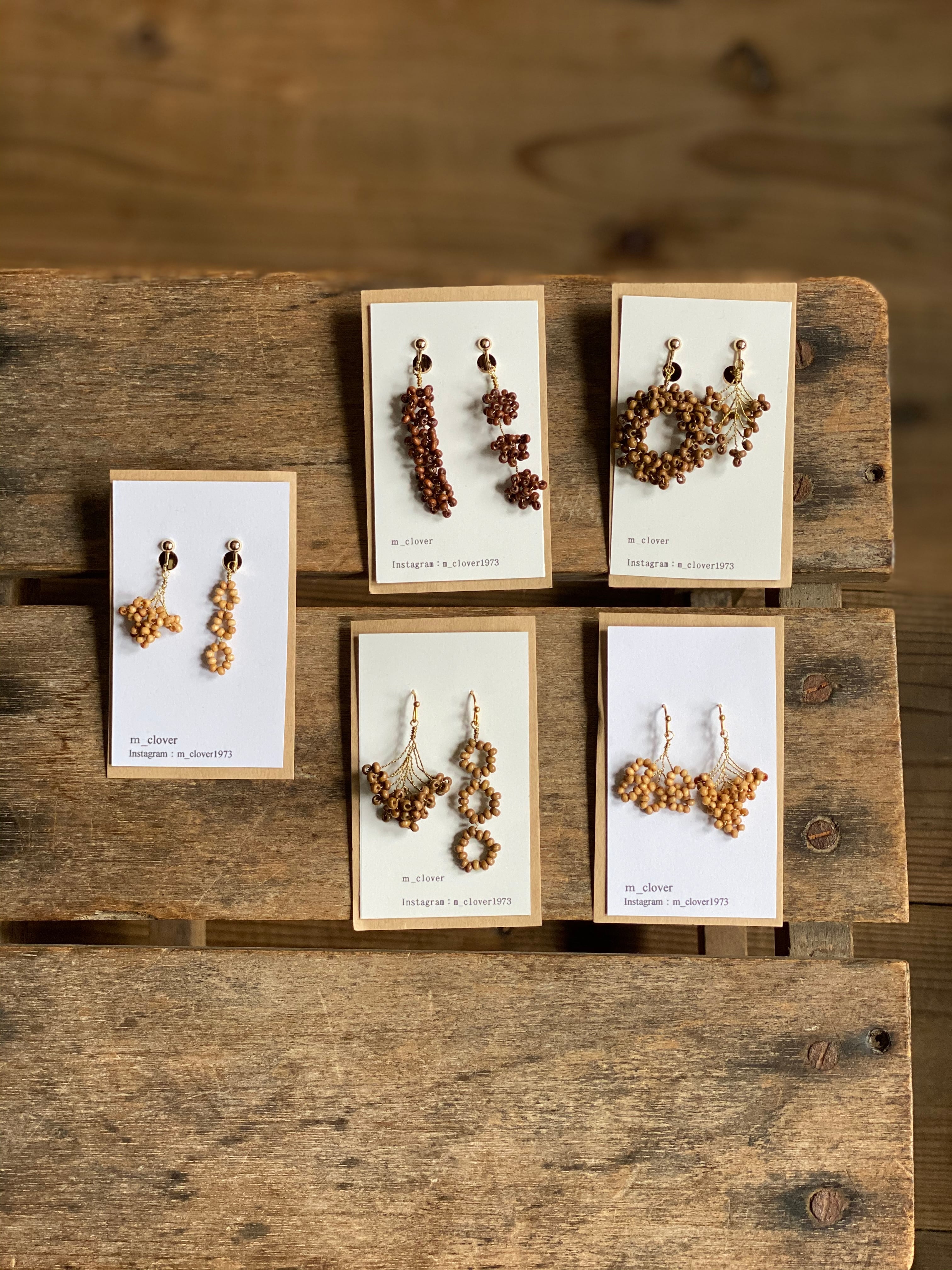 m＊clover ウッドビーズアクセサリー | teshigotoya ねむの木の豆