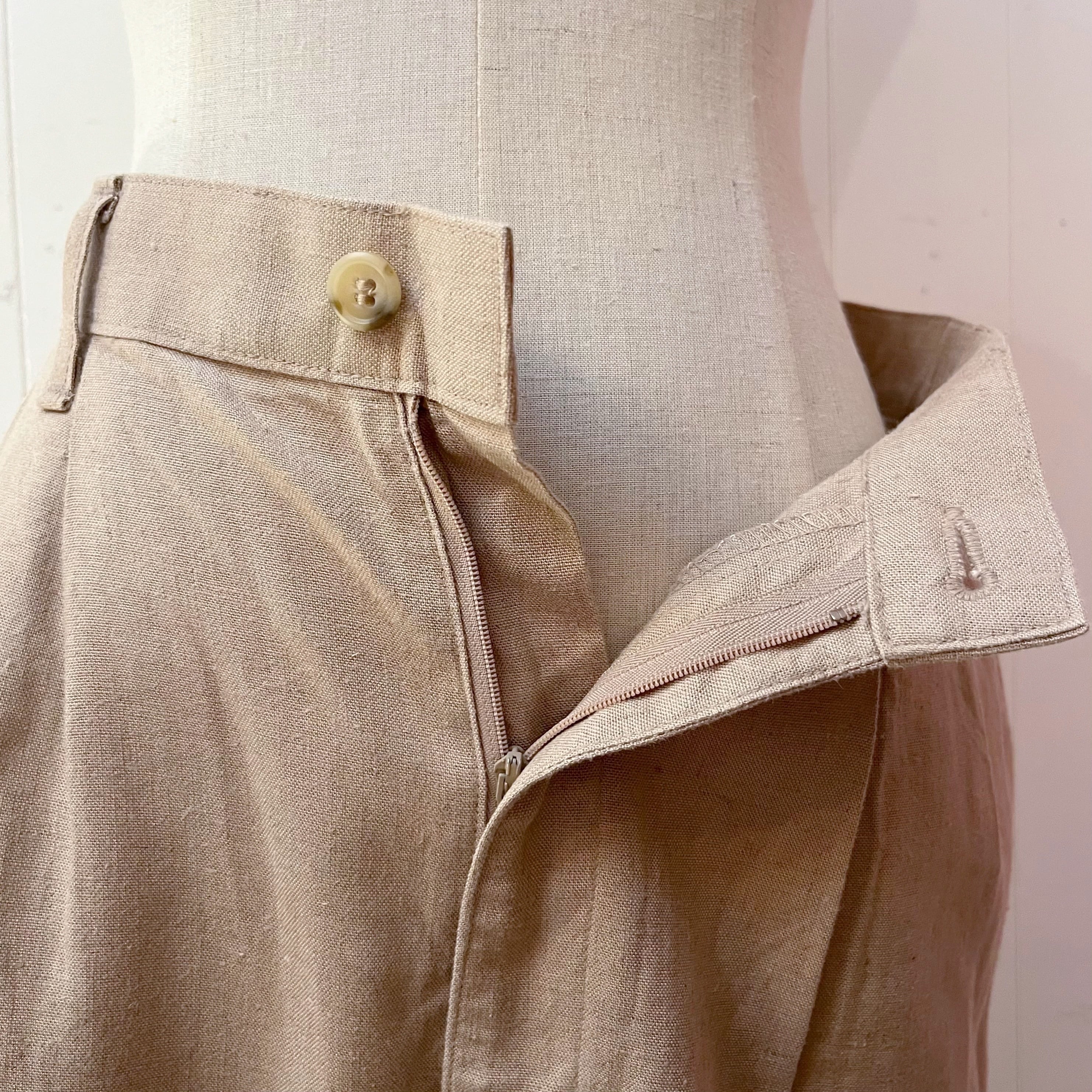 linen beige tuck half pants