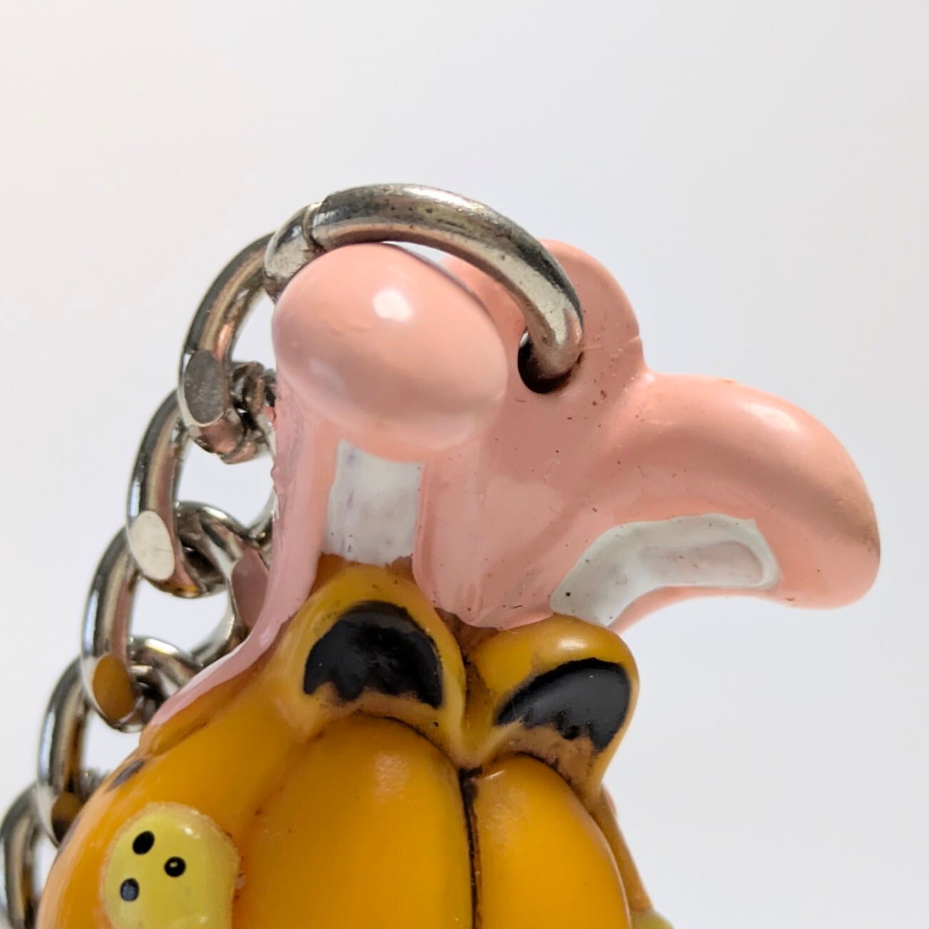 ☆VINTAGE 80'☆【 Garfield ( ガーフィールド ) 】 PVCフィギュア キーホルダー イースターバニー / ピンク 〚アメリカン雑貨 アメトイ〛