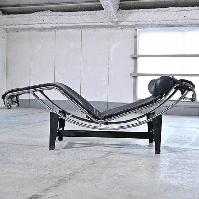 名作「LC4 シェーズロング」ル・コルビュジエ ピエール・ジャンヌレ シャルロット・ペリアン 本革 リビング ダイニング リプロダクト【 中古家具/中古インテリア/USED家具ユーズド家具/リサイクル】