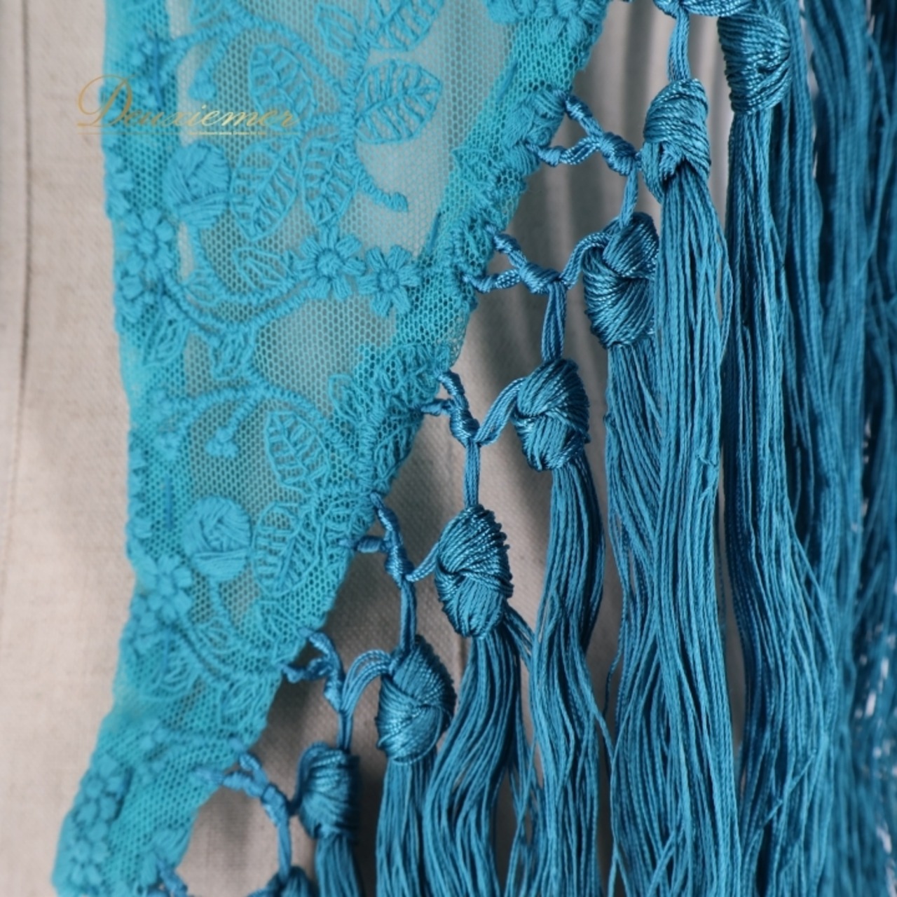 フラメンコ 衣装 シージョ トライアングル 三角形 レース フレコ Yolanda お洒落 透け感 飾り 小物 小道具 ダンス パーティ 装飾 ブルー系 グリーン系 ショール ストール ダンス衣装 おしゃれ 小道具 大人用 エレガント フリンジ 軽量