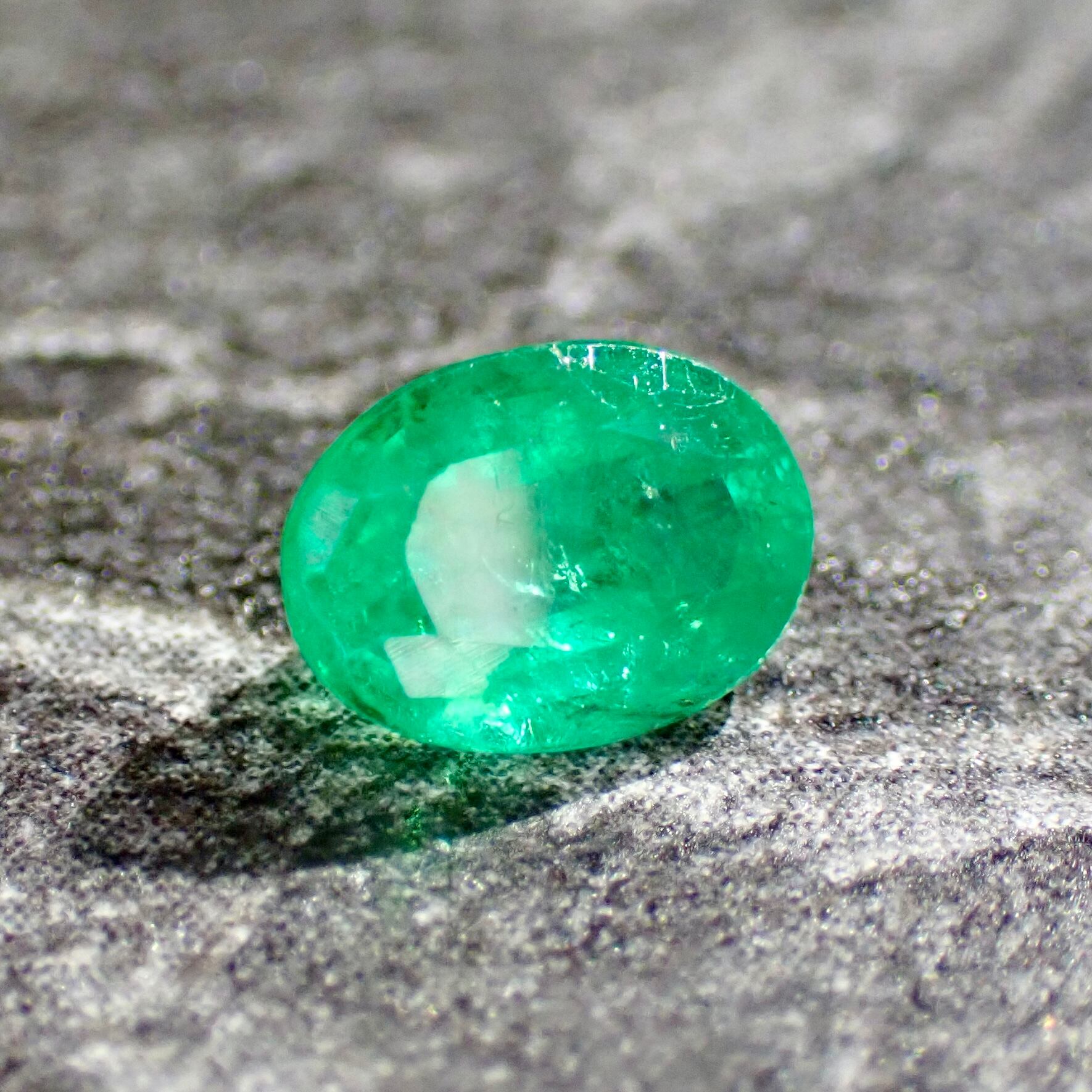 Emerald 6.8×4.9mm 0.77ct Zambia | One Loose