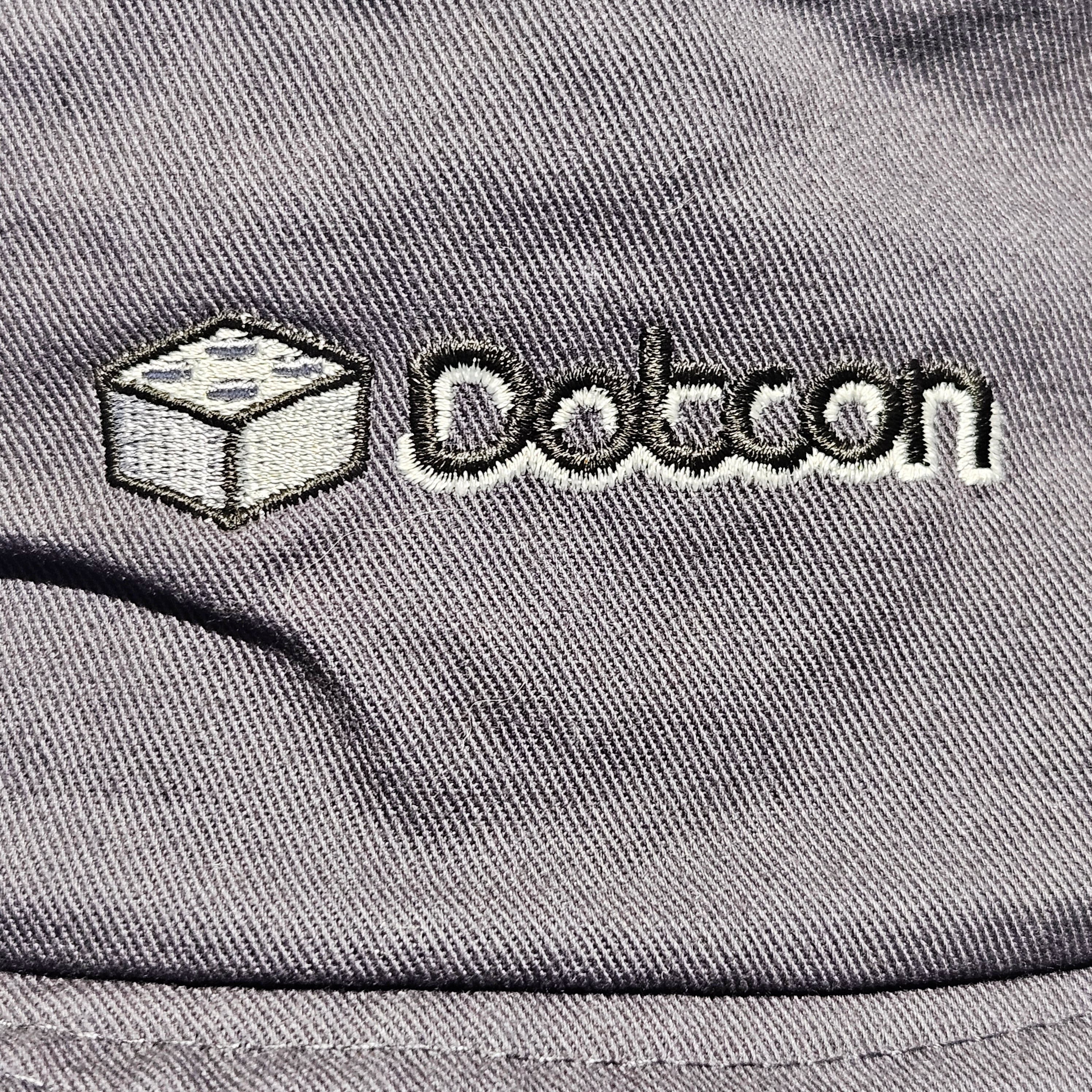 Dotcon刺繍ロゴ入りサファリハット・チャコールグレー M | PUMPMAN公式通販