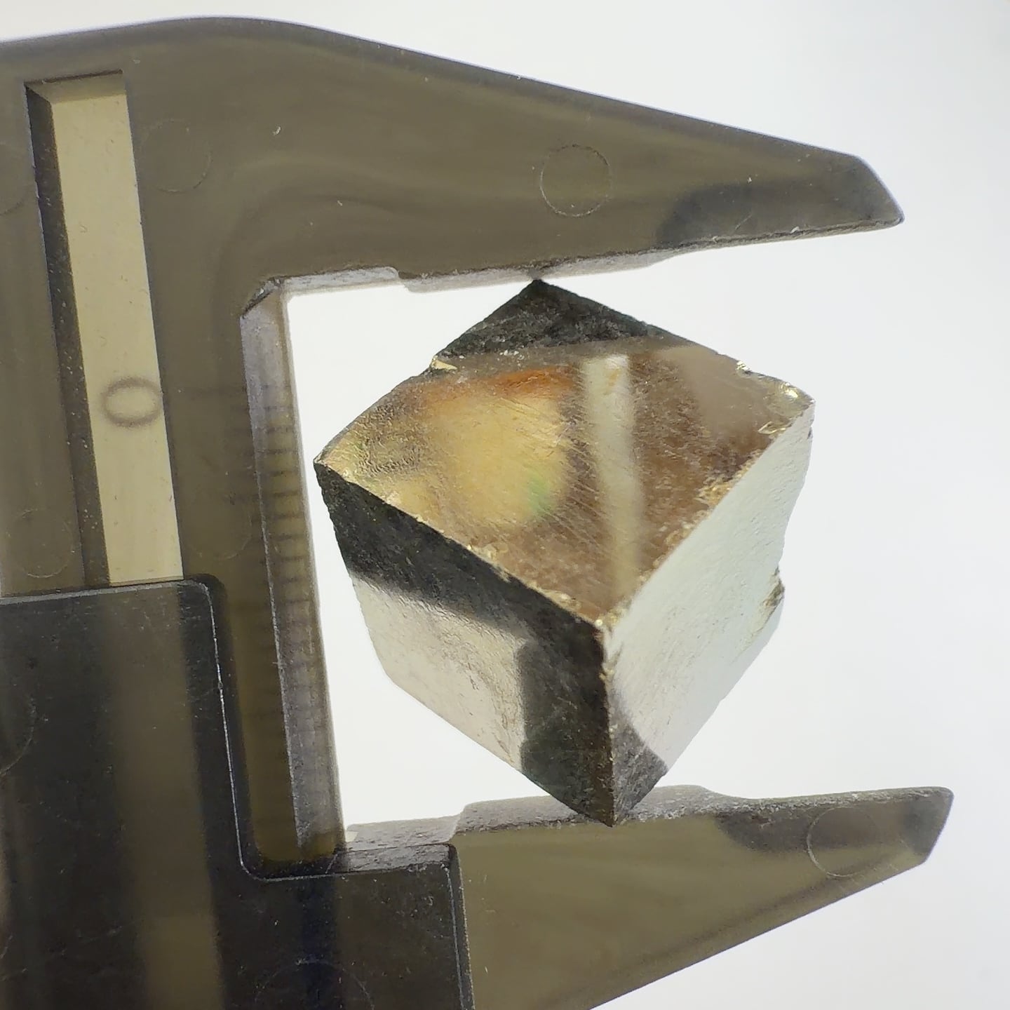 E36009】スペイン産 立方体 結晶 黄鉄鉱 パイライト 天然石 鉱物 原石