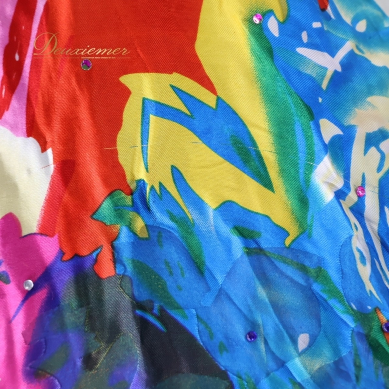 ベリーダンス オリエンタル衣装 上下セット レッド系 NASER ABBAS カラフル ラインストーン ビーズ フリンジ 赤 青 紫 黄 トップス スカート 巻きスカート ポップ 鮮やか 華やか ブルー系 ピンク系 ホワイト系 イエロー系 パープル系