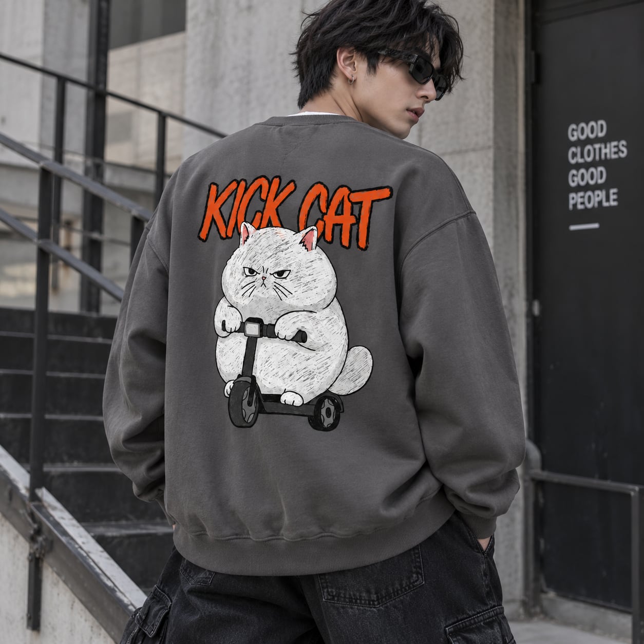 KICK CATTR / キャットグラフィック クルーネックスウェット / バックプリント / ユニセックス