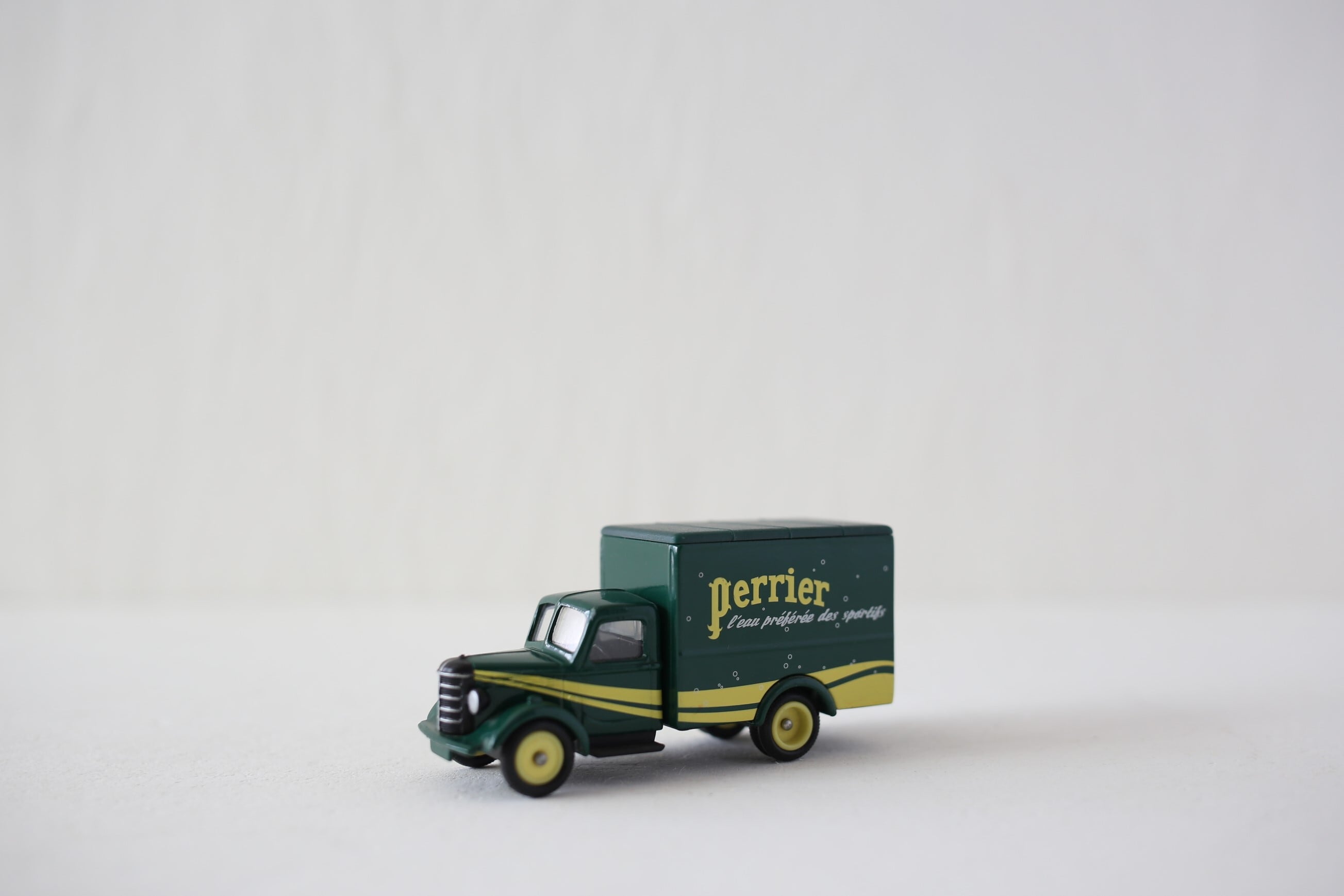 ミニカー | EMUPARIS