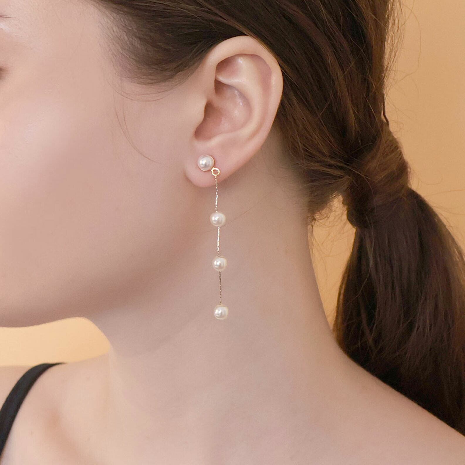 4連　パール　ドロップイヤリング　スウィング　ロングイヤリング　普段使い　パーティー　韓国製