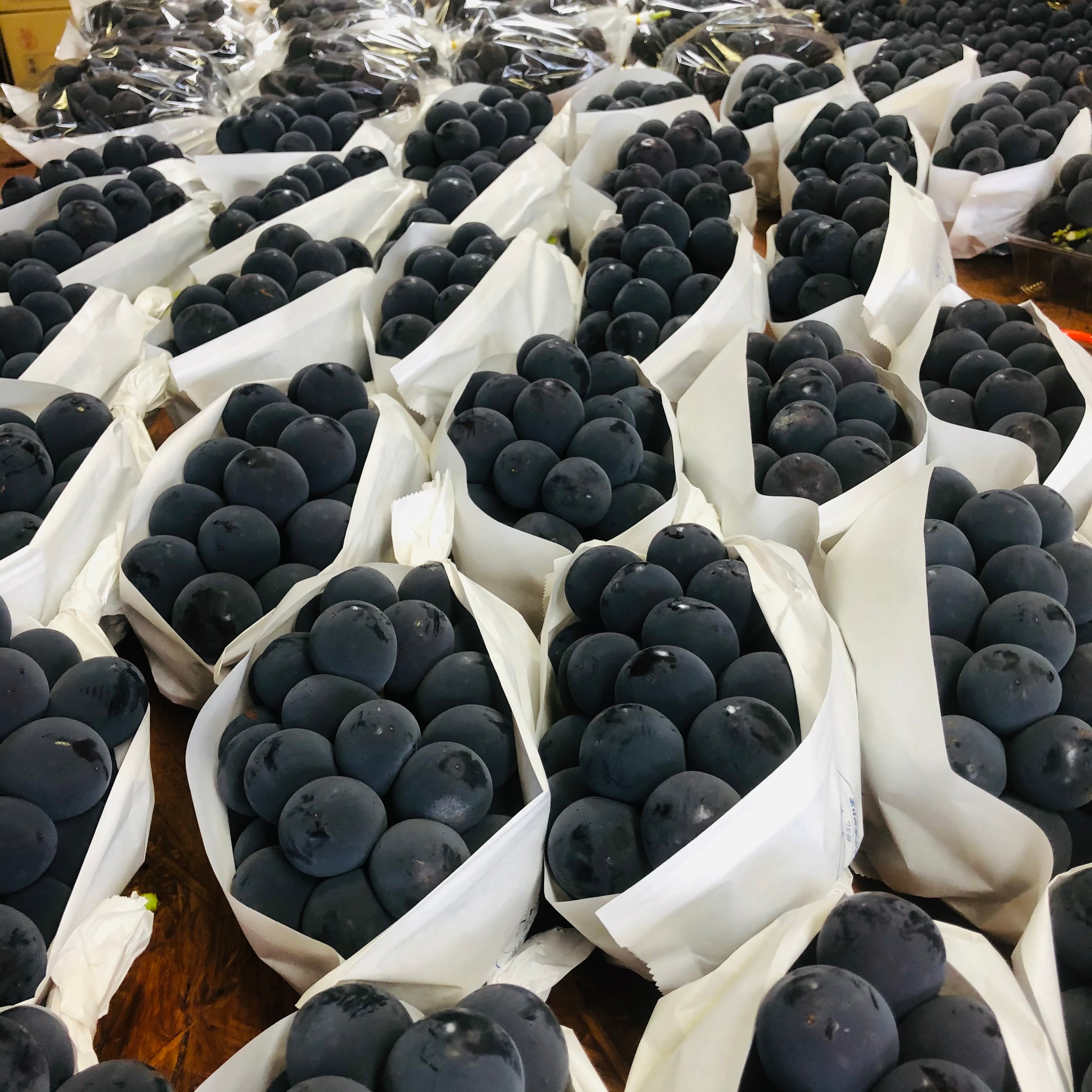 ピオーネ 2kg (岡山県産・種なし)