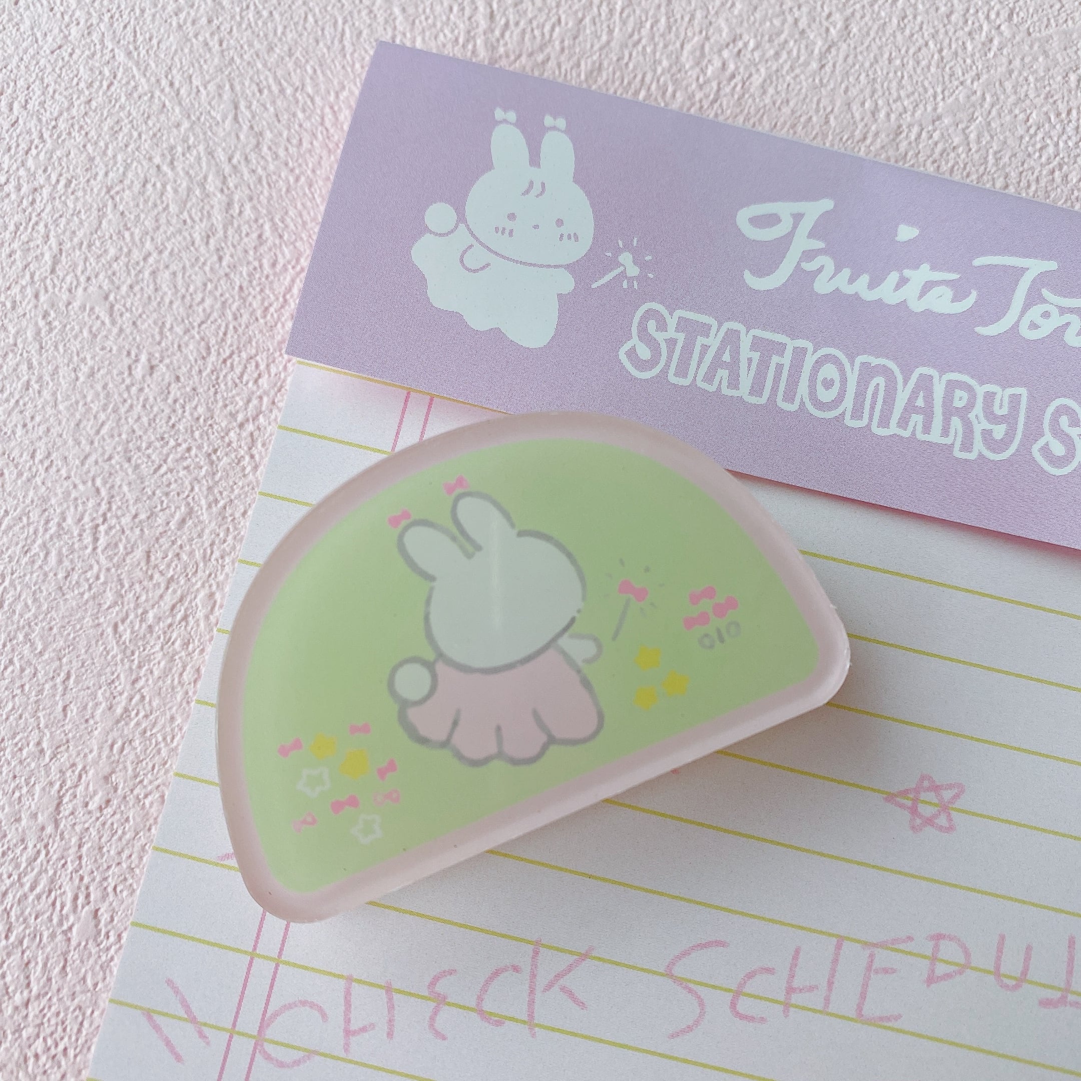 バレエうさぎのアクリルクリップ(かまぼこみどり)