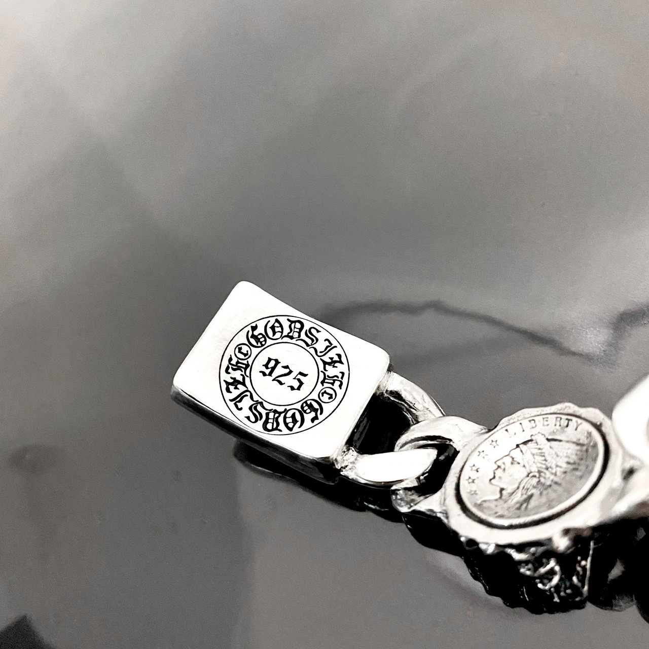 WOLVES CHAIN BRACELET with 8 DIAMONDS / ウルヴスチェーンブレスレット・8ダイヤモンドアイズ
