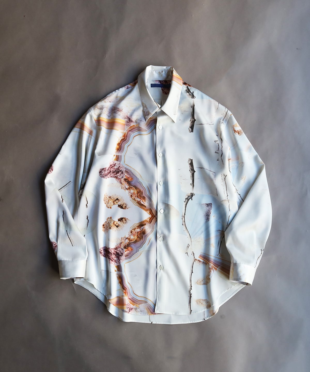 semoh / graphic shirt / motty / white | elephant house