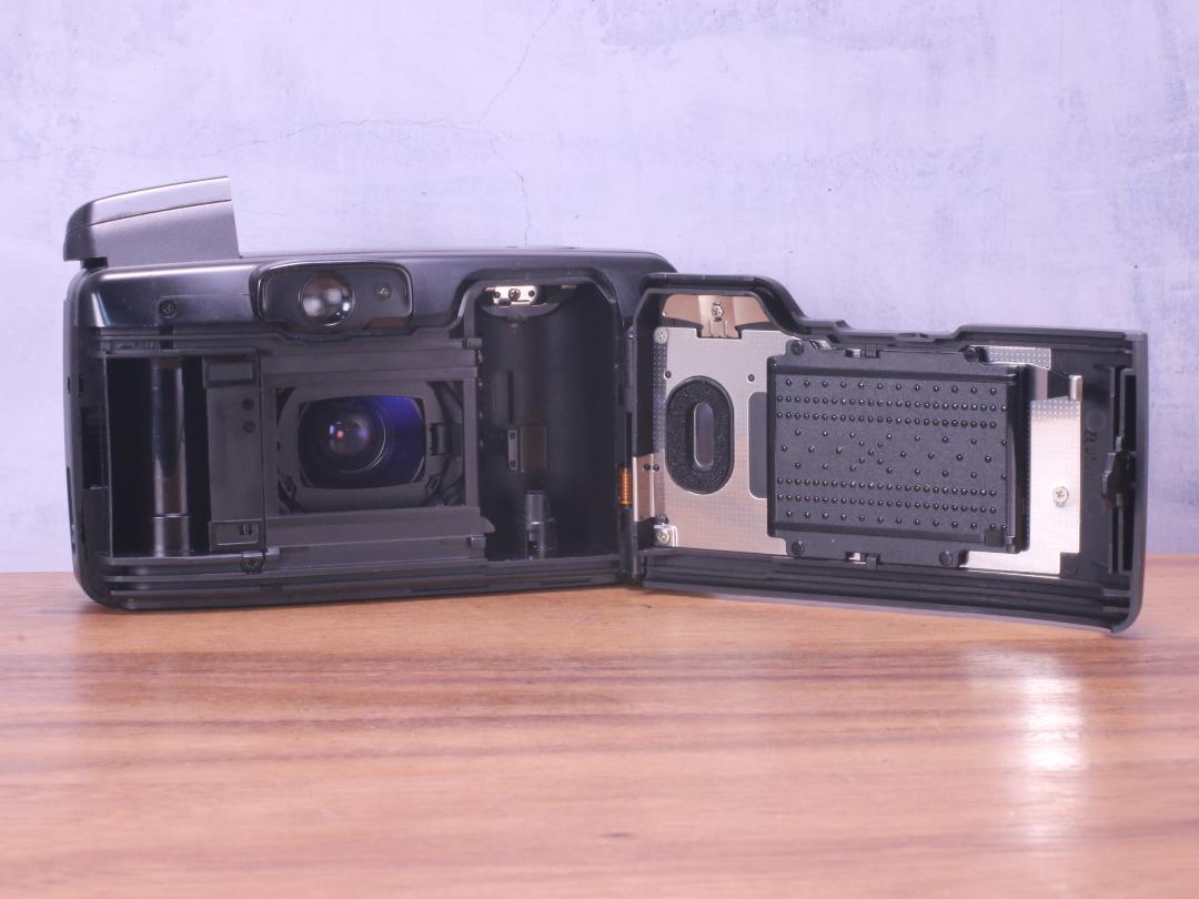 Canon Autoboy Luna 35 | Totte Me Camera
