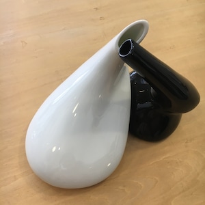 Ying Yang vases 2010 Philip Michael Wolfson Edition 12/38　陰陽花瓶 フィリップ・マイケル・ウルフソン