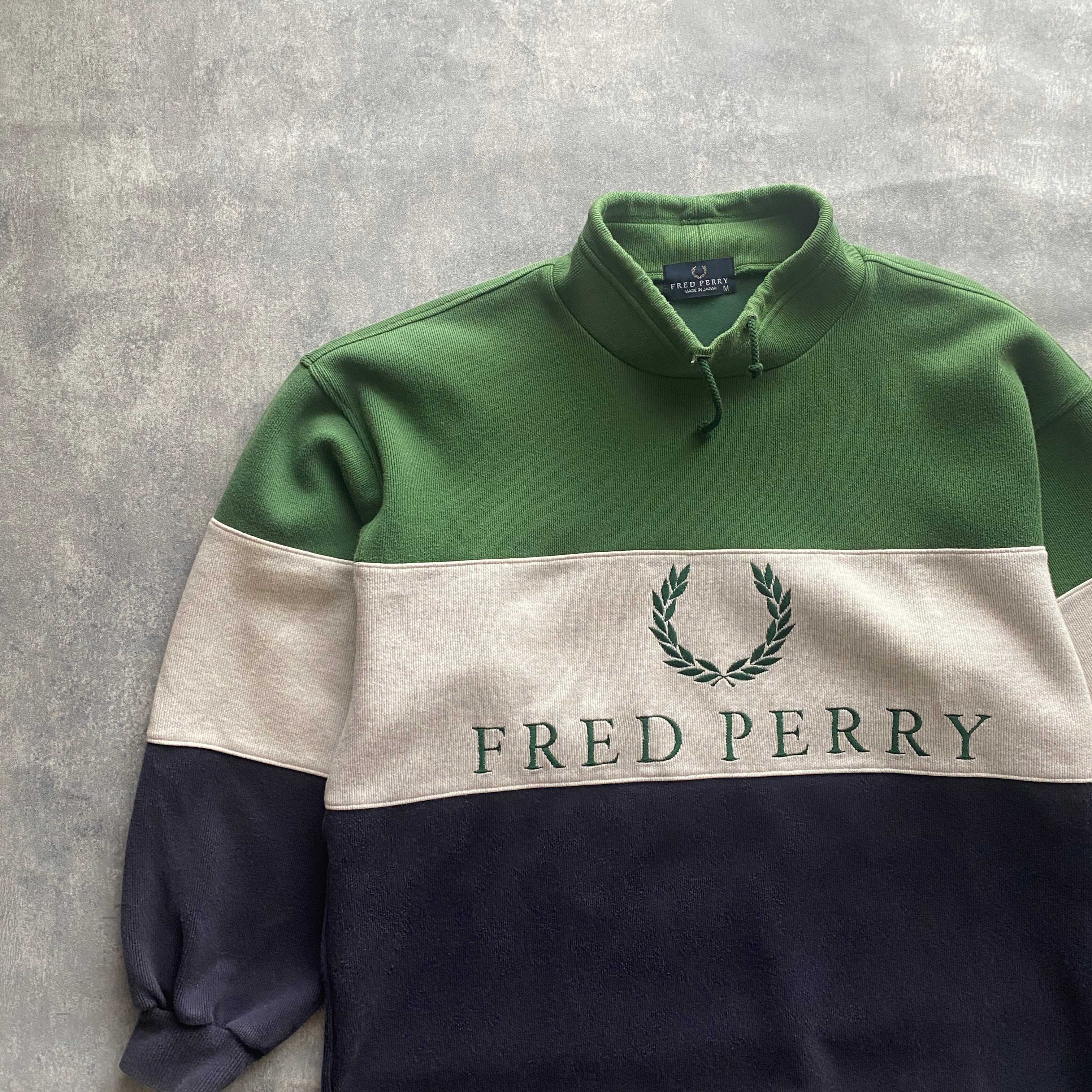 希少なXL✨FREDPERRY フレッドペリー　スウェット　刺繍　腕ロゴ　月桂樹