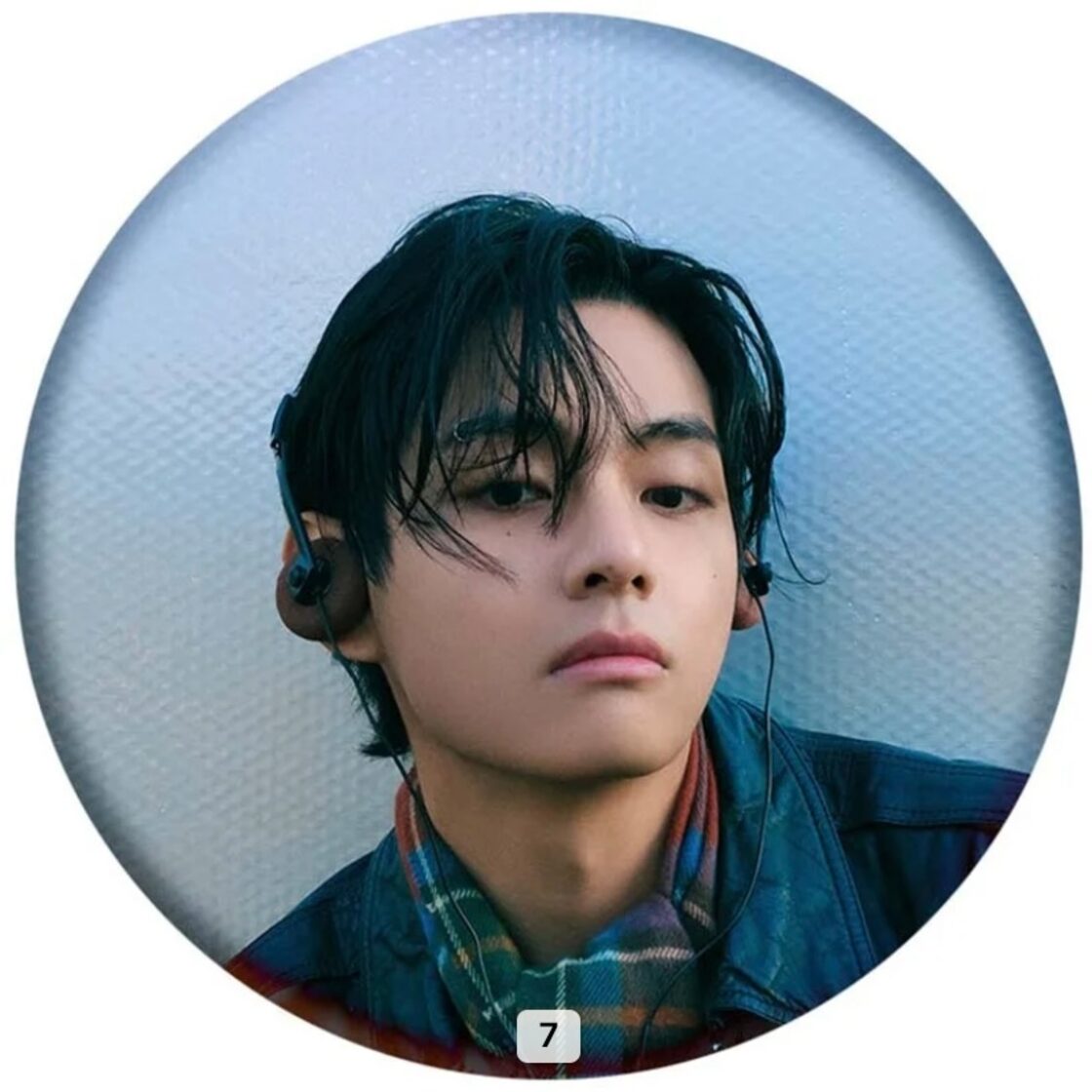 BTS V FRIENDS ピンバッジ 7 | Pay ID