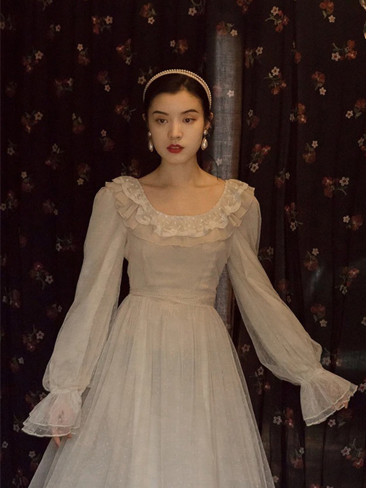 【0183】Back Frill Ribbon Lace Long Sleeve Dress