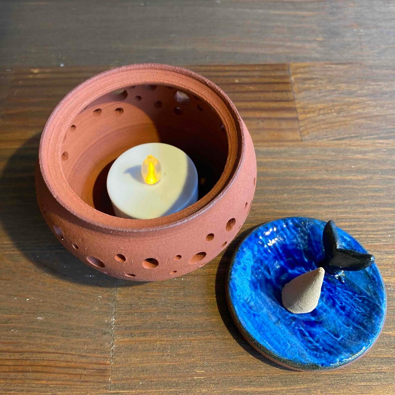 ザトウクジラ海へ 小(コーン用お香立て) | 神戸香屋