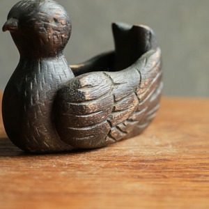 味わい深い、水鳥のペン立て