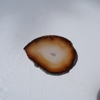 琥珀色の石のプレート